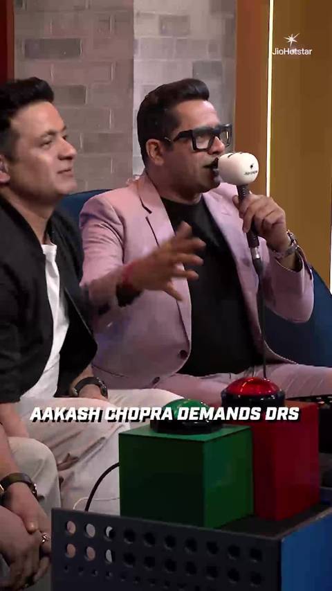 DRS कॉल..! लेकिन मैदान से नहीं, कमेंट्री रूम से आकाश चोपड़ा की तरफ से! #TataIPL2026OnJioHotstar #🏆TataIPL2026